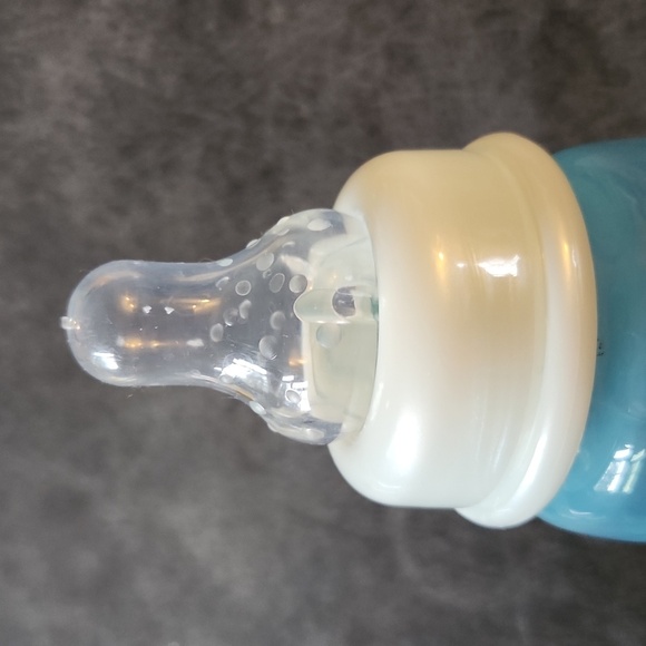 Nuby 3 pack baby bottles. Washed, never used. Like new - Picture 5 of 6